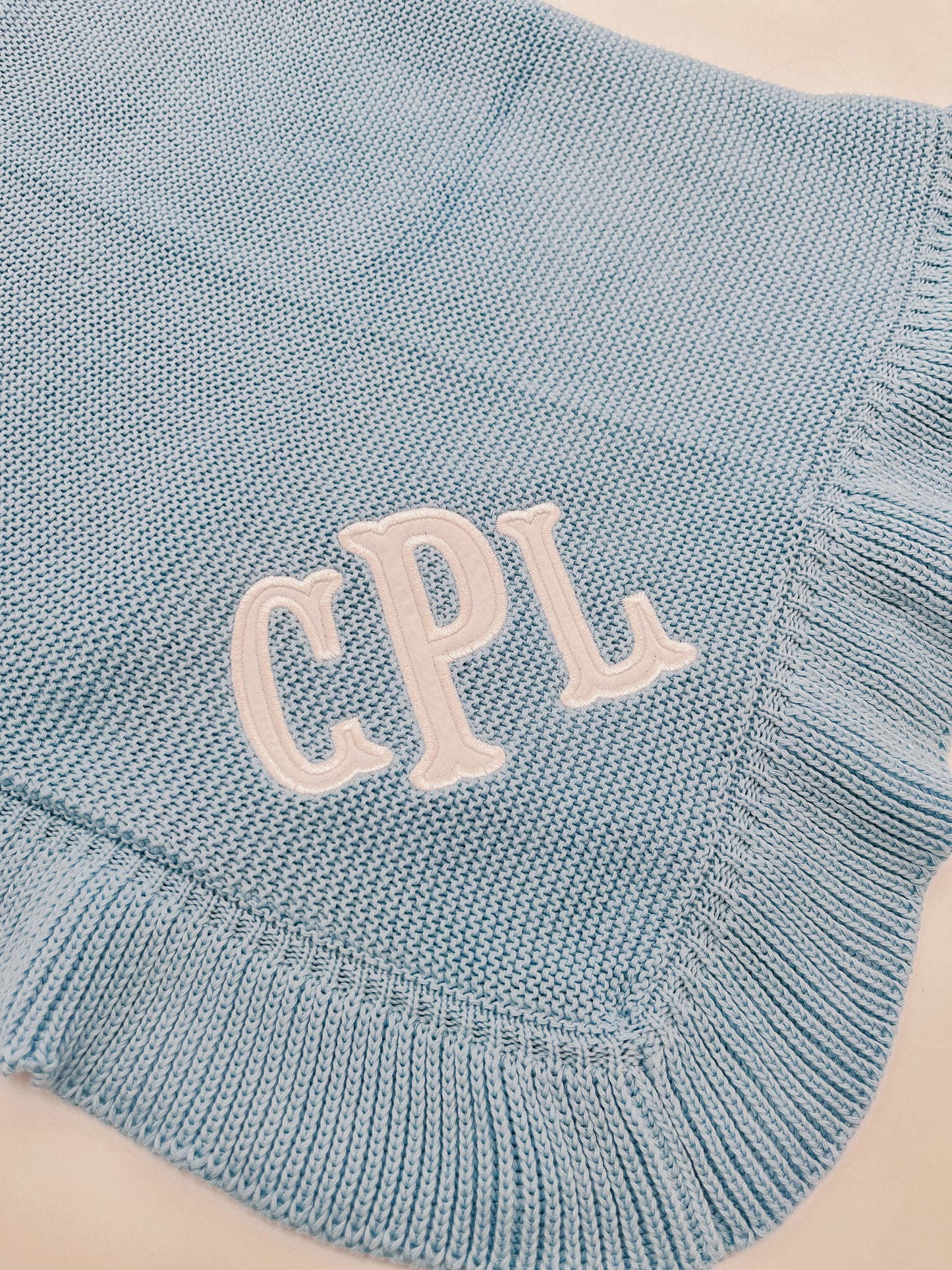 Blanket - Knitted Ruffle Edge