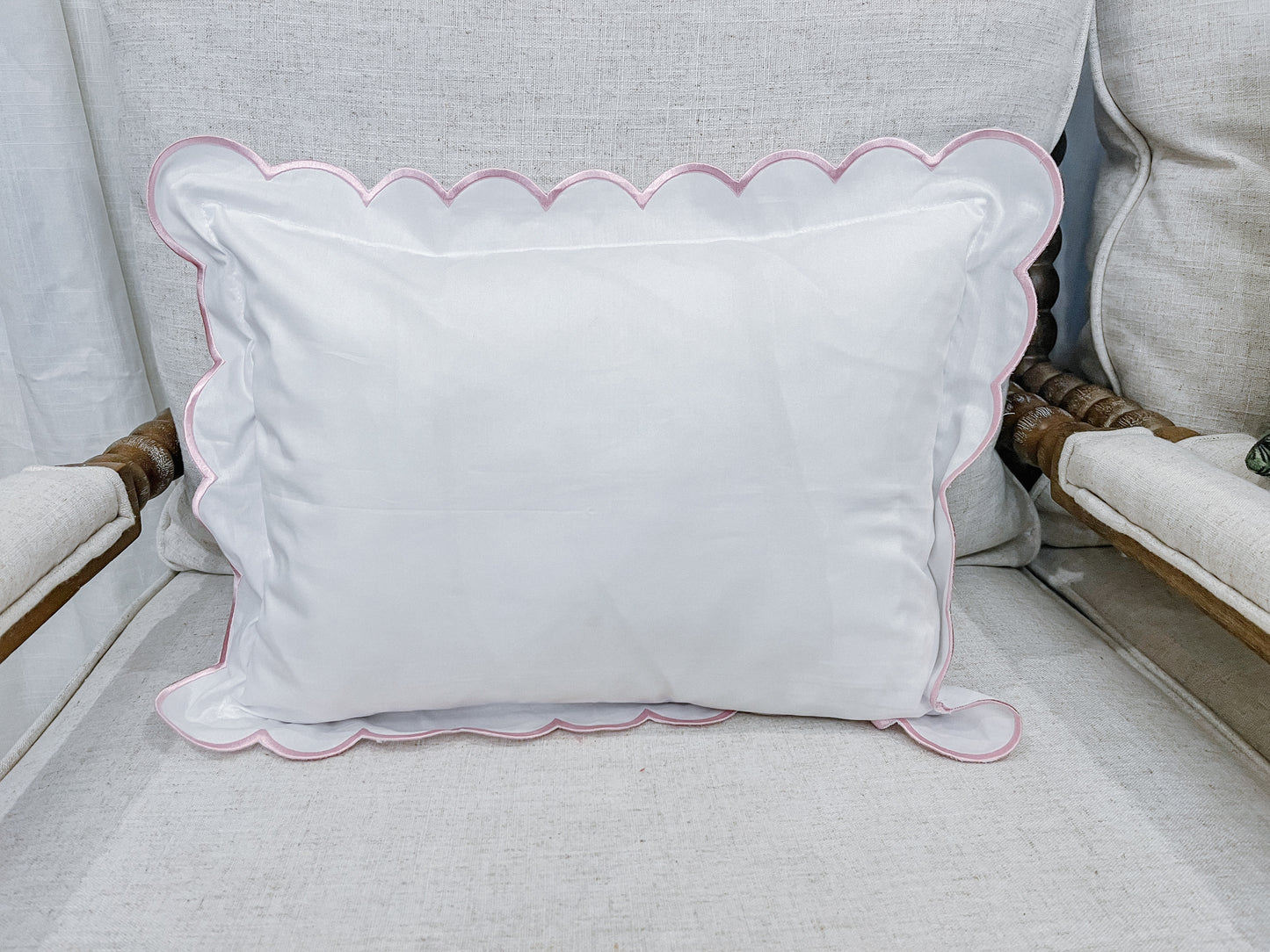 Pillowcase - Scalloped edge